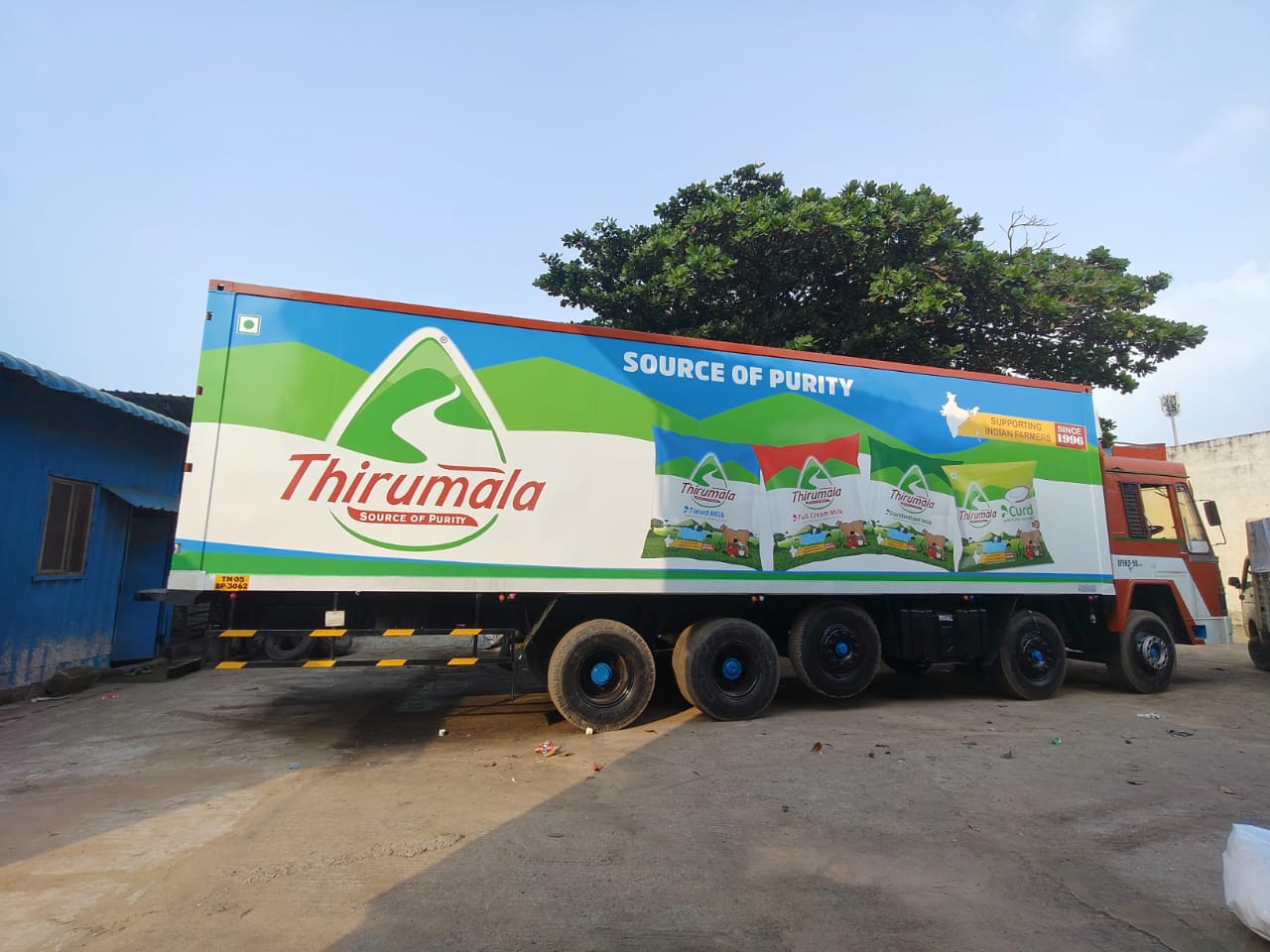 Vehicle Advertising Graphics